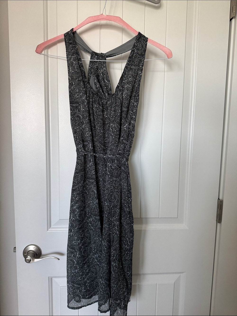 Converse Gray Paisley V‑Back Midi Dress